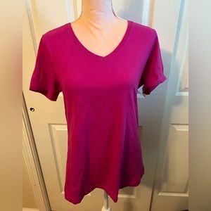 Time & Tru futia v neck t shirt